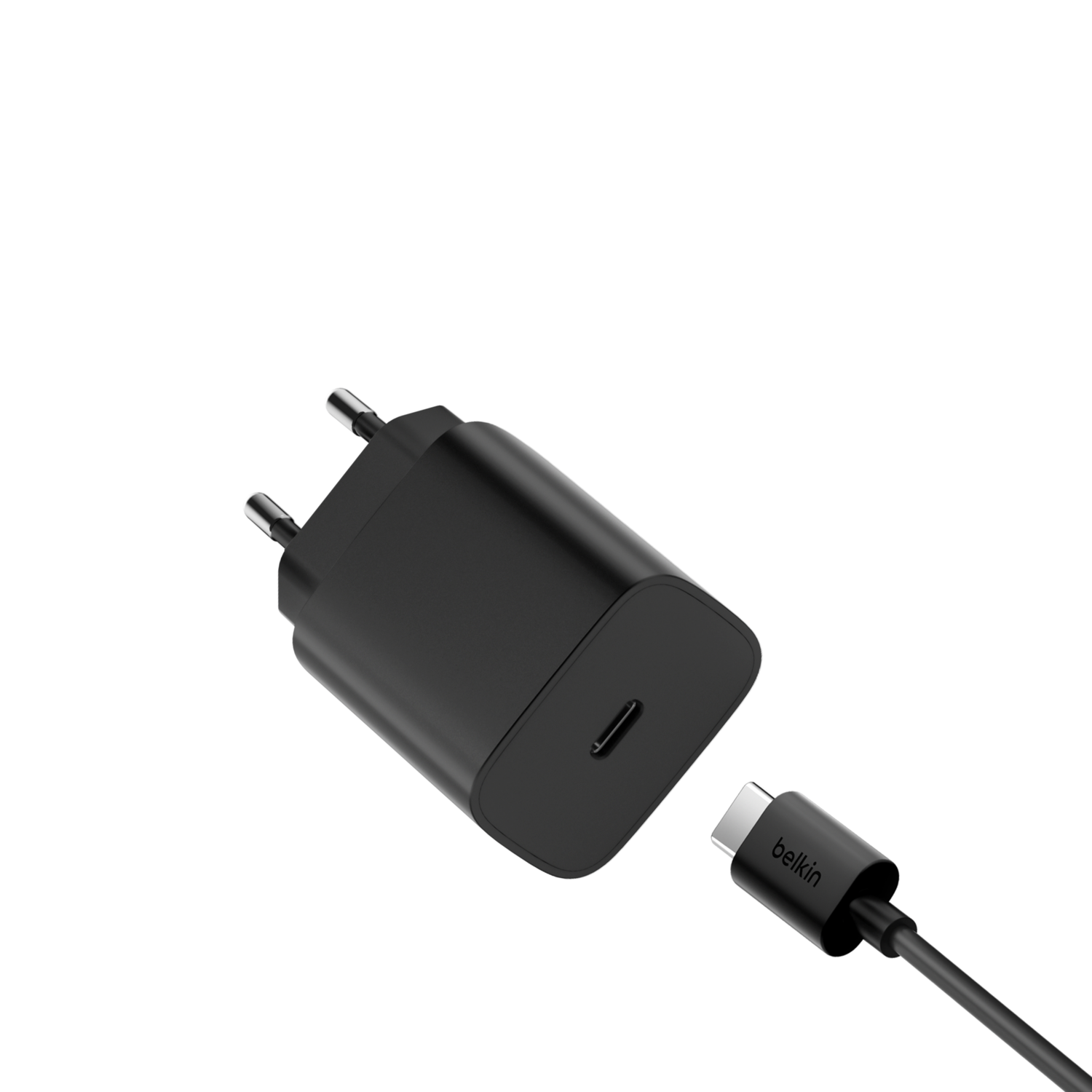 Un chargeur Belkin noir avec un câble USB-C, sur fond blanc. Le chargeur est détaché du câble.