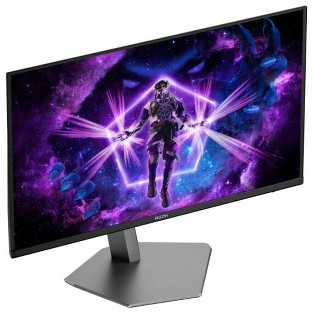 El monitor AOC muestra una escena espacial con una figura. Los colores púrpura y azul dominan. El monitor está sobre un soporte gris.