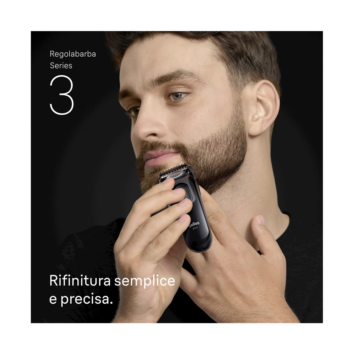 Un uomo si rade la barba con un trimmer nero. Il testo dice 'Regolabarba Series 3' e 'Rifinitura semplice e precisa'.