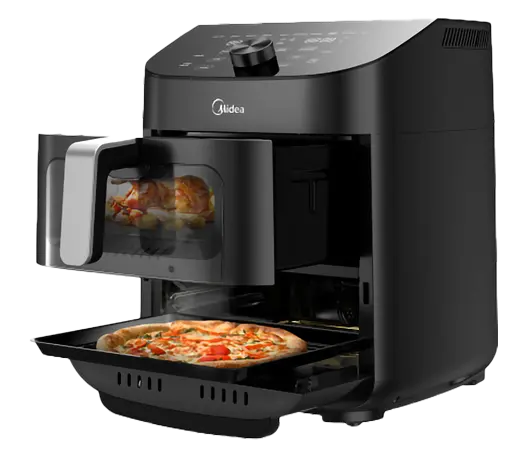 Czarna frytkownica Midea z otwartymi drzwiami, pizza na tacy, jedzenie w środku. Na górze znajduje się pokrętło i wyświetlacz.