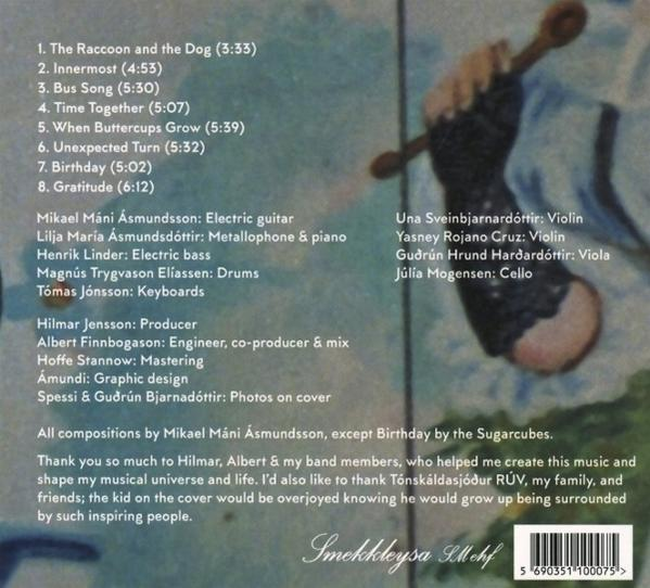 CD-Cover mit Titelliste, Musikercredits und Dankesworten. Im Hintergrund hält eine Person einen Stock.