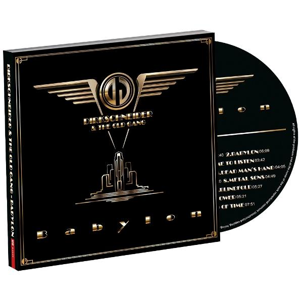 Schwarzes CD-Cover mit goldenen Akzenten. Die CD ist teilweise sichtbar und zeigt die Titelliste. Der Albumtitel lautet "Babylon".