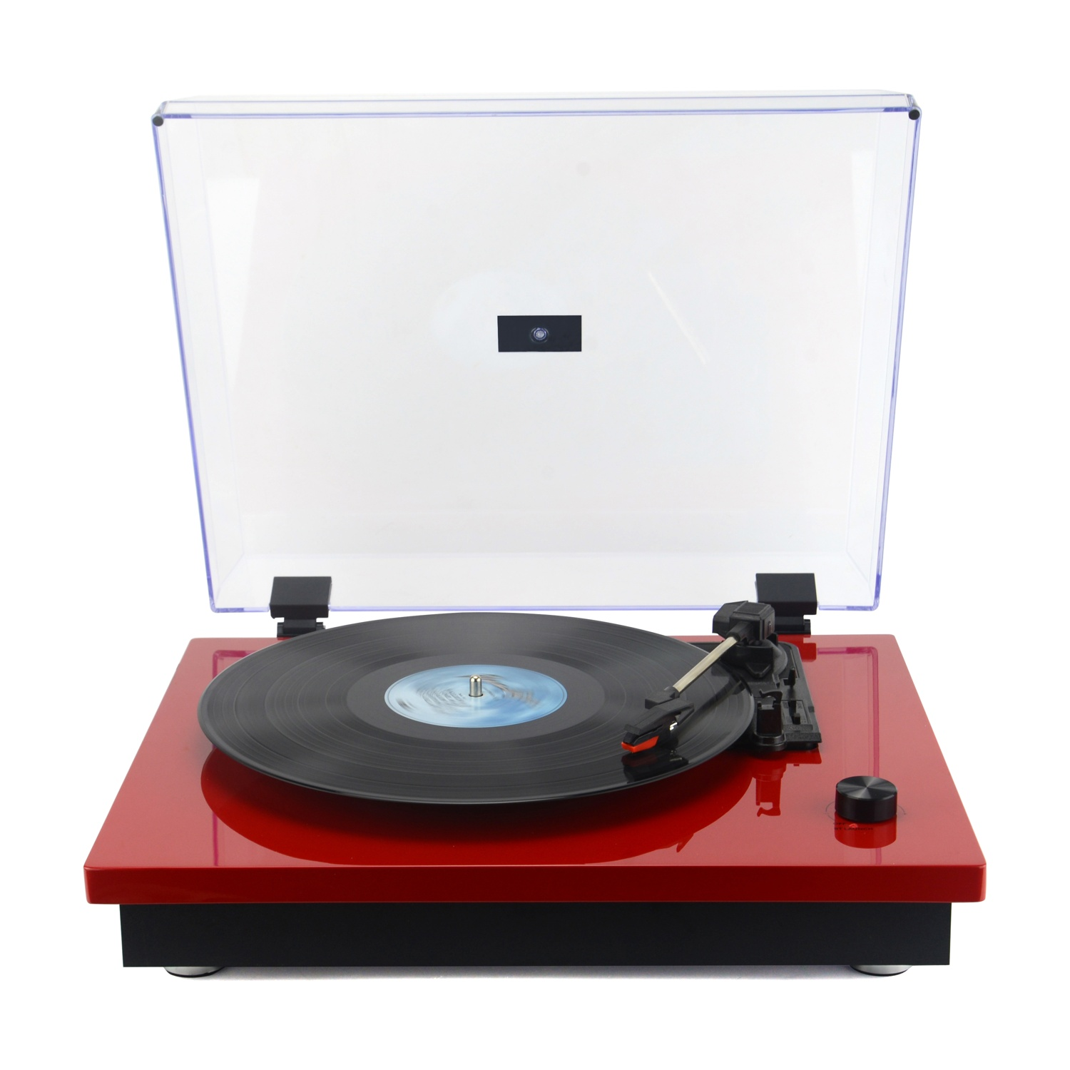 Un giradischi rosso con un disco in vinile nero sopra. Ha una copertura trasparente e una base nera.