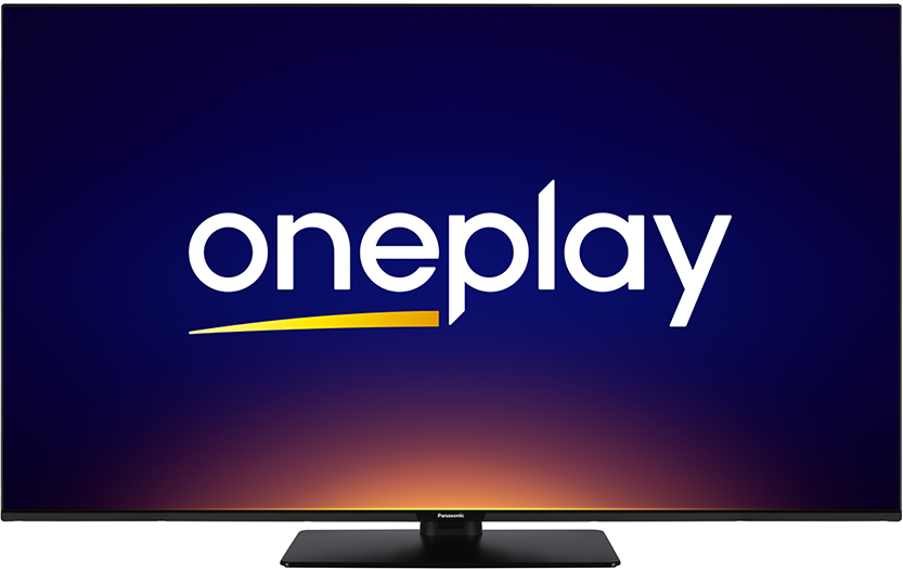 Egy TV a 'oneplay' szót fehérrel jeleníti meg kék háttéren. Egy sárga vonal húzza alá a szót. A TV fekete.