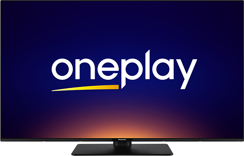 Egy síkképernyős TV a 'oneplay' szót jeleníti meg fehér szöveggel. Egy sárga vonal húzza alá az 'one' szót. A háttér sötétkék.