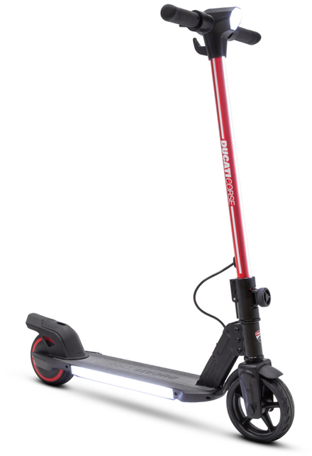 Egy piros-fekete színösszeállítású elektromos roller. Van rajta fényszóró, piros szár a Ducati Corse logóval, és egy kis kerék.