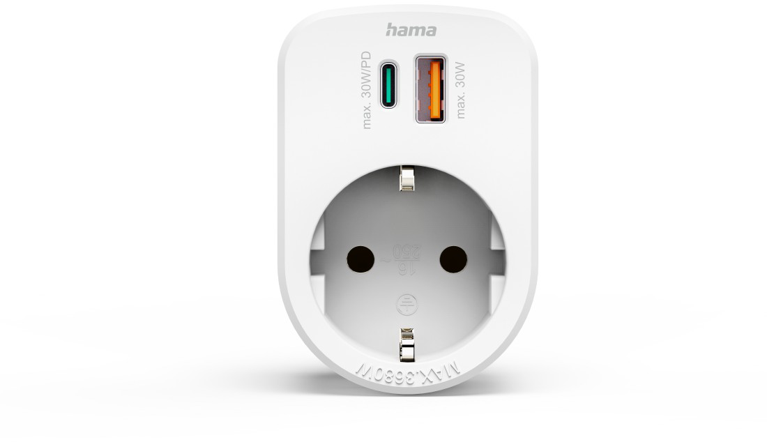Fehér Hama hálózati adapter USB és USB-C portokkal, valamint aljzattal. Max. 30W/PD és max. 30W feliratok találhatók rajta.