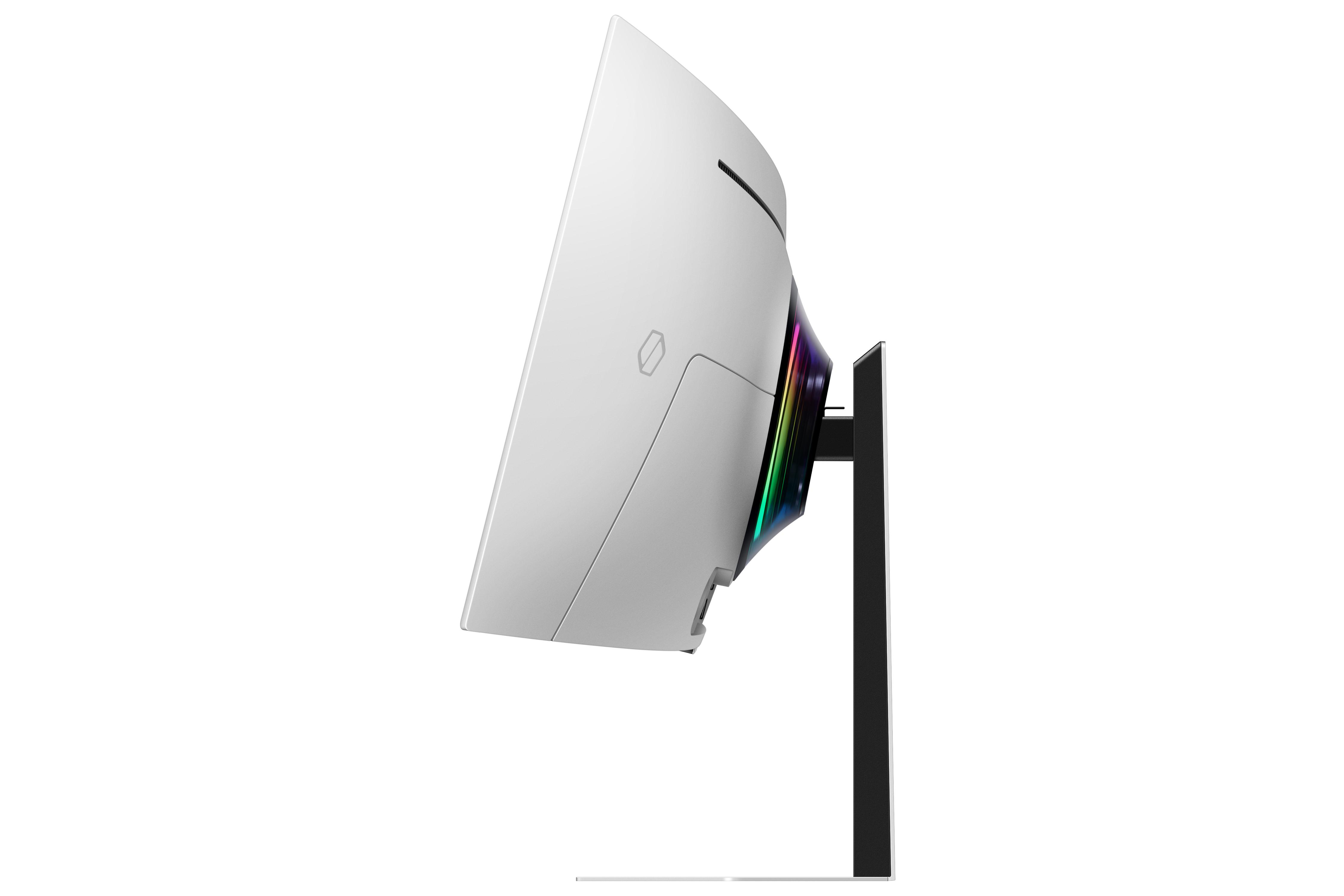 Ein weißer, gebogener Computermonitor ist zur Seite abgewinkelt und zeigt eine farbenfrohe Lichtanzeige auf der Rückseite.
