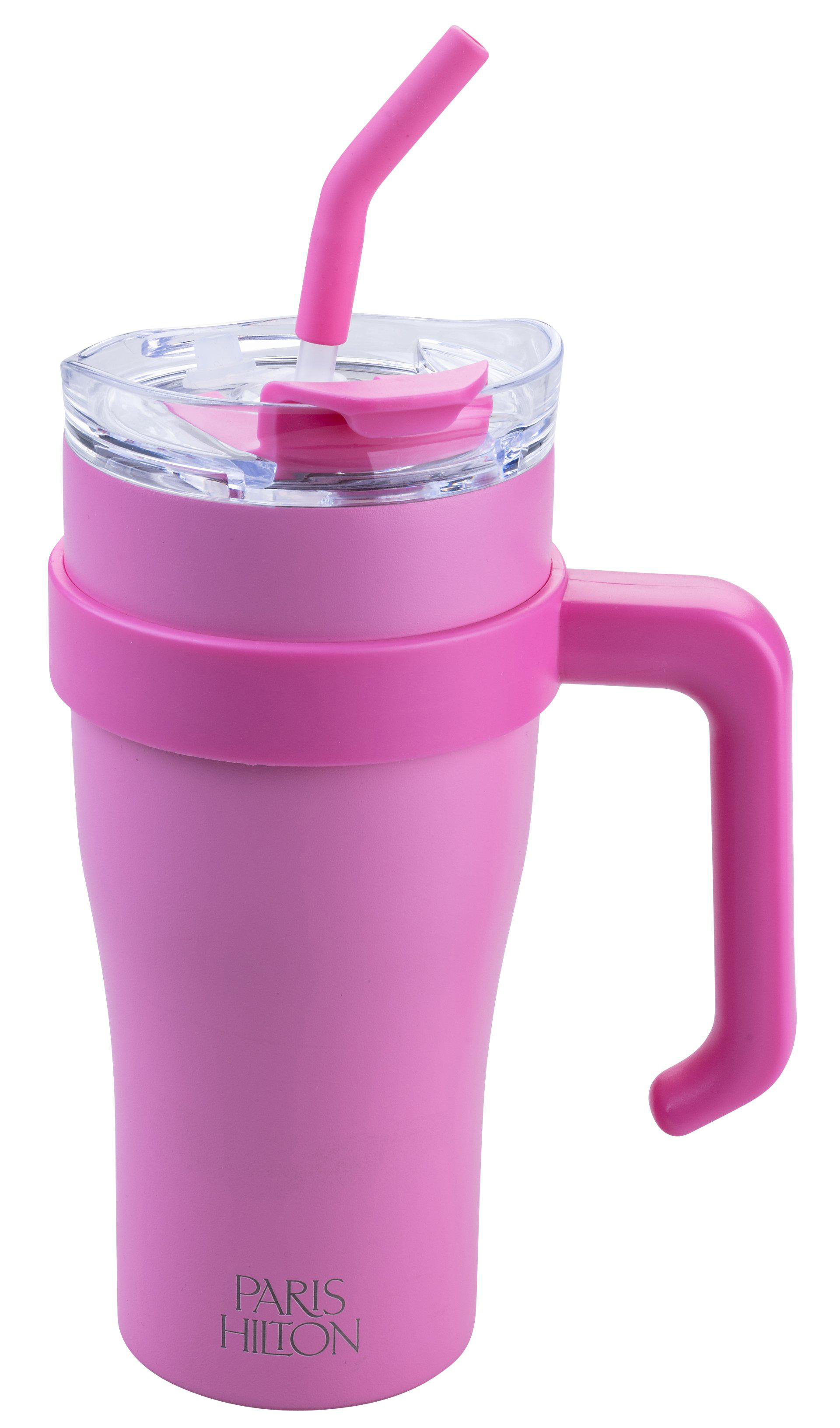 Rosa Paris Hilton Becher mit Griff, Strohhalm und Deckel. Der Hintergrund ist weiß.