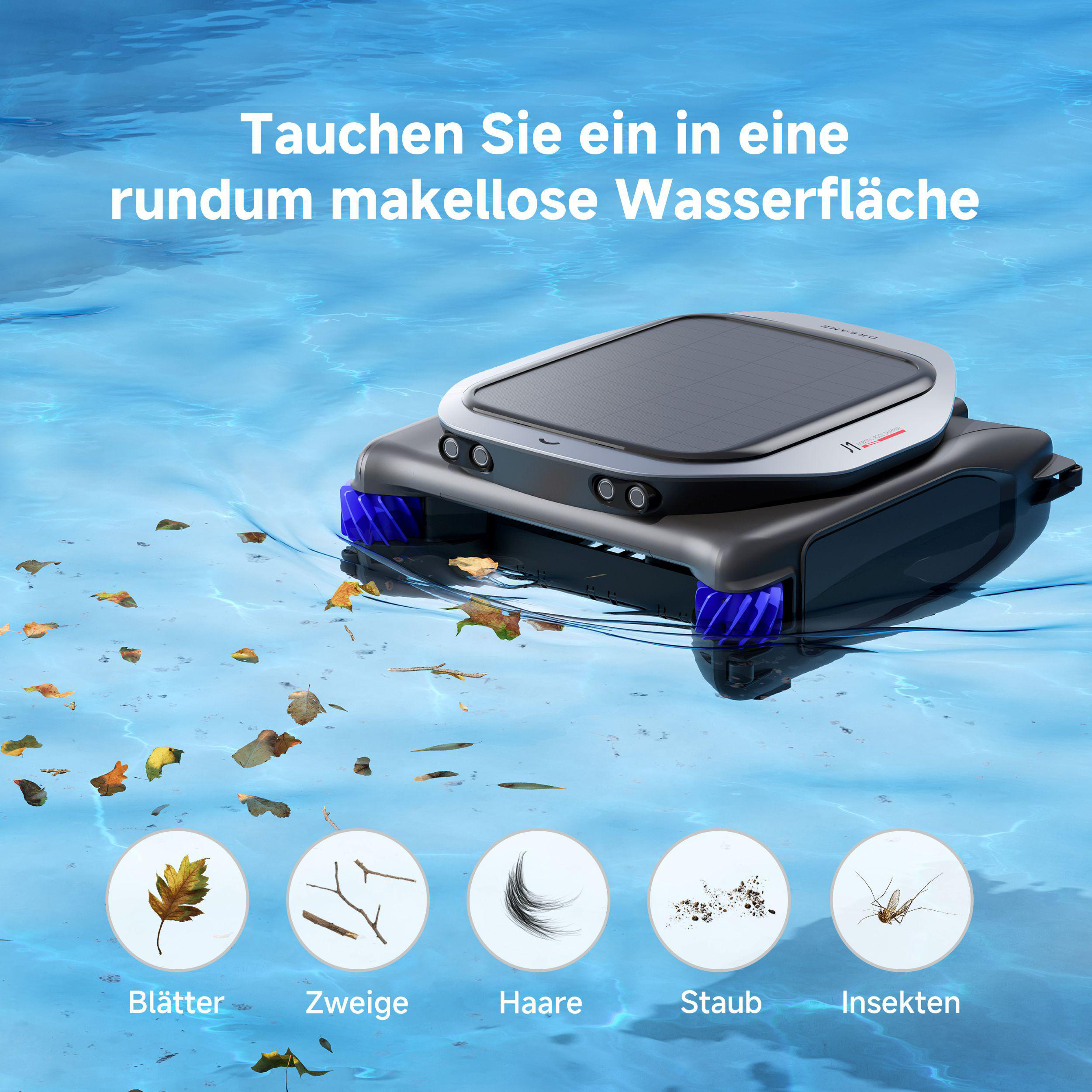 Ein Poolreiniger schwimmt im Wasser. Blätter und andere Ablagerungen schwimmen darum. Text auf Deutsch oben.