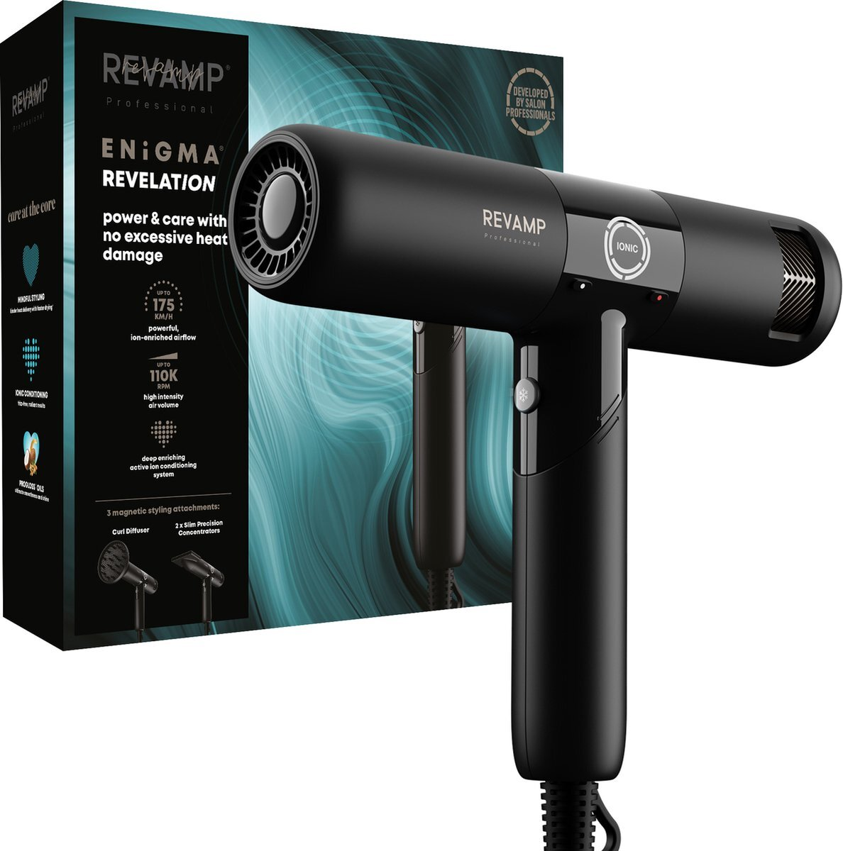 Czarna suszarka do włosów Revamp. Pudełko pokazuje szczegóły produktu. Zawiera jonową kondycjonowanie i wiele nasadek do stylizacji.