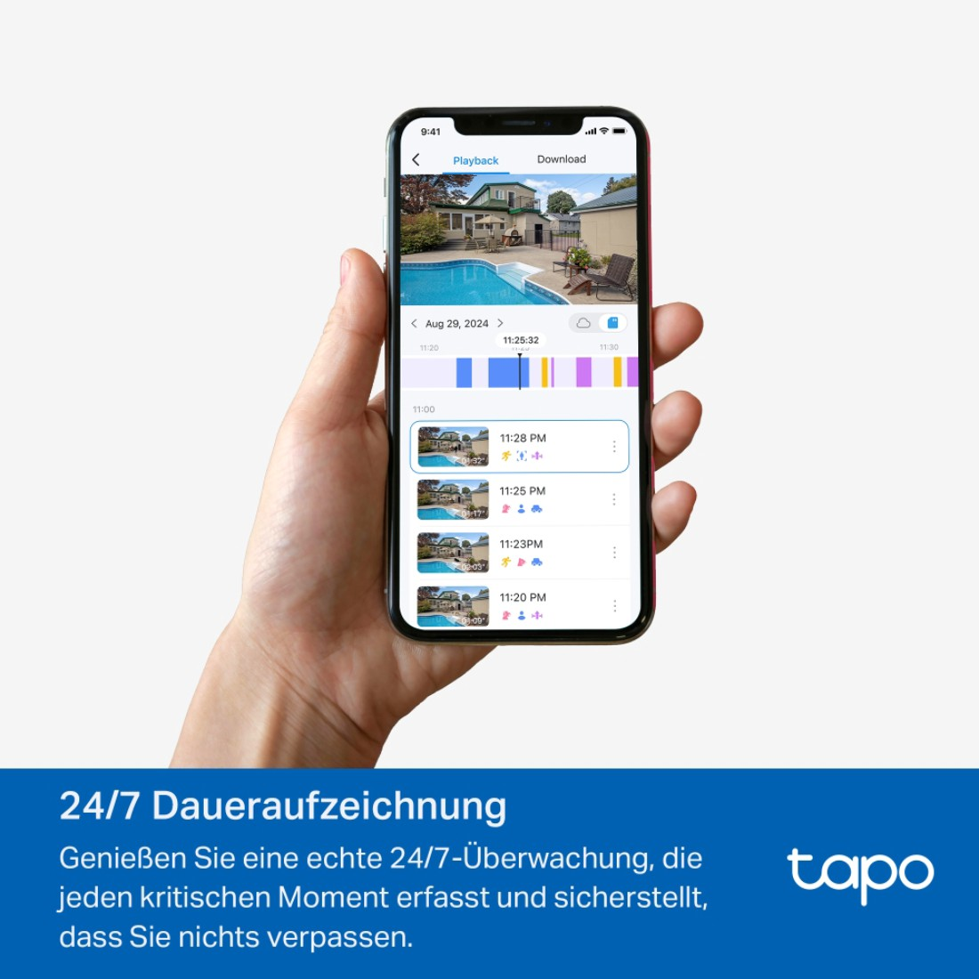 Eine Hand hält ein Telefon mit einem Haus mit Pool, Zeitstempeln und einer 24/7-Aufzeichnungsnachricht.