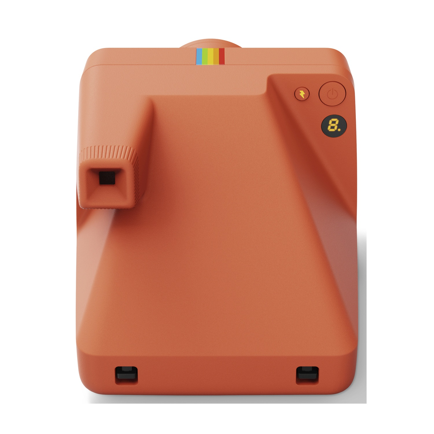 Una fotocamera Polaroid arancione. Ha una striscia arcobaleno e un display che mostra '8.'. La fotocamera è su uno sfondo bianco.