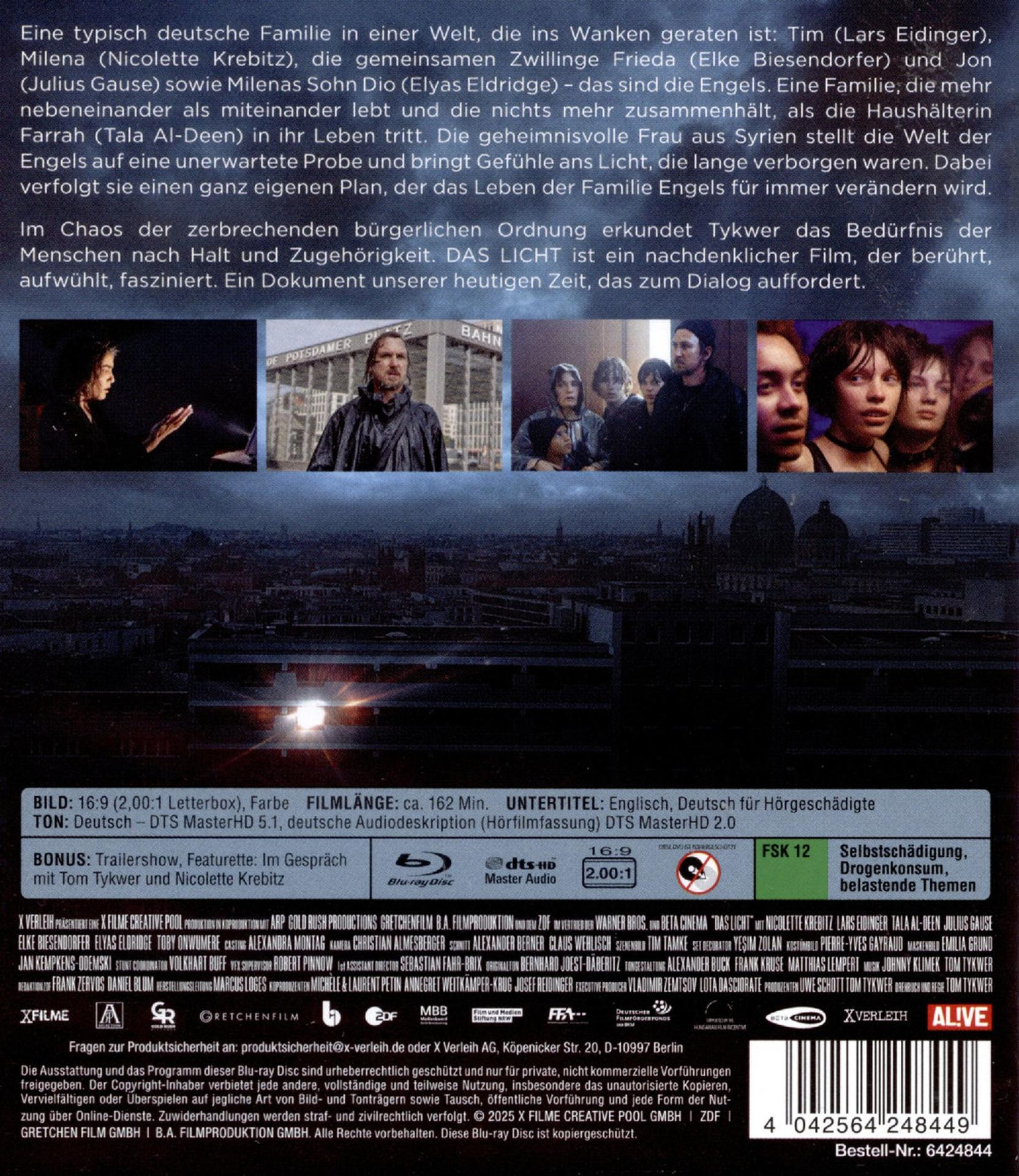 Filmposter mit Schauspielern und Text. Enthält Stadtansichten und Blu-ray-Disc-Informationen.
