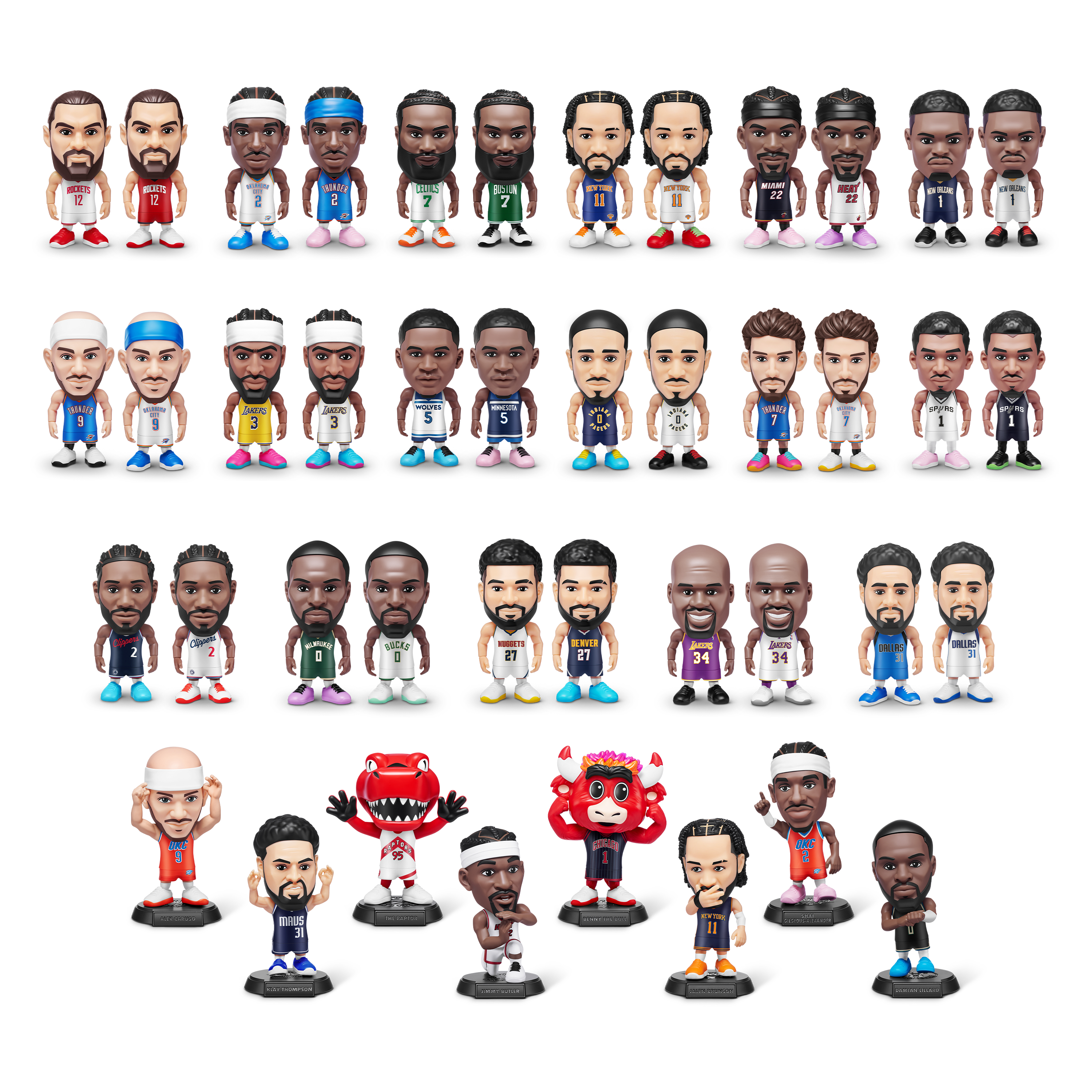 Bobbleheads von NBA-Spielern und Maskottchen werden gezeigt. Jede Figur trägt das Trikot des Teams.