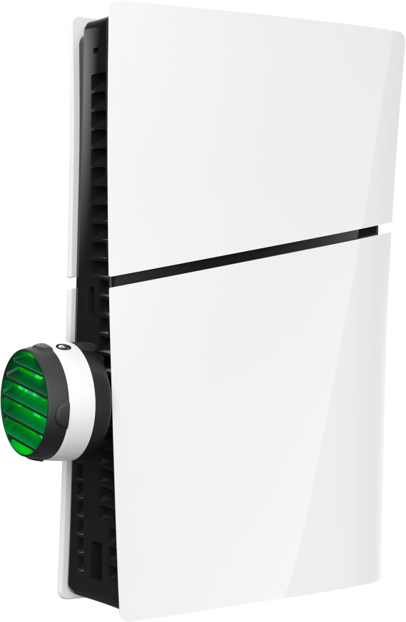 Une console de jeu blanche avec une ventilation noire et un ventilateur éclairé en vert. La console est brillante avec des détails de lignes noires.