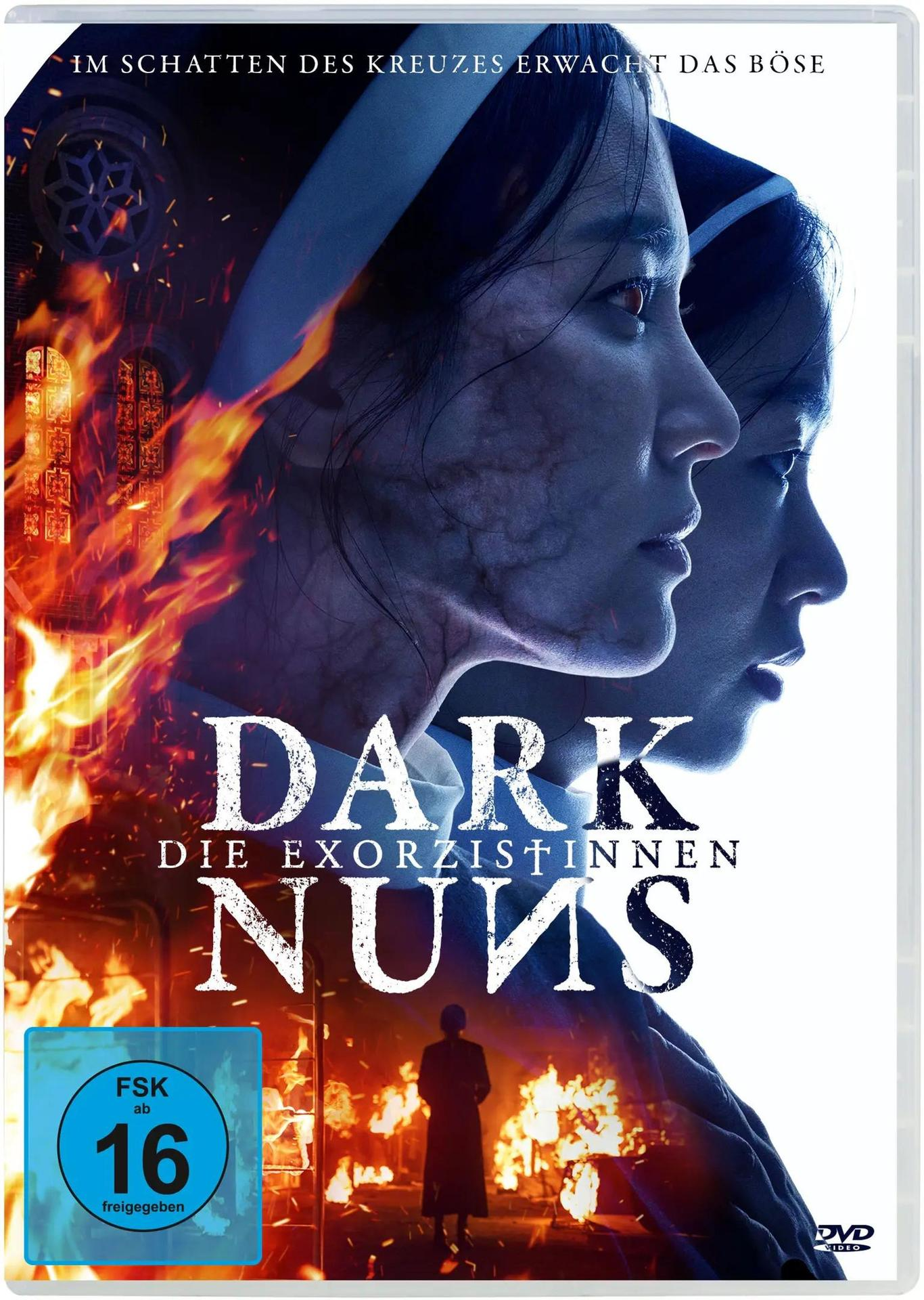 Filmposter mit zwei Nonnen, Flammen und dem Titel 'Dark Nuns'. Die FSK 16-Bewertung ist sichtbar. Der Hintergrund ist dunkel und feurig.