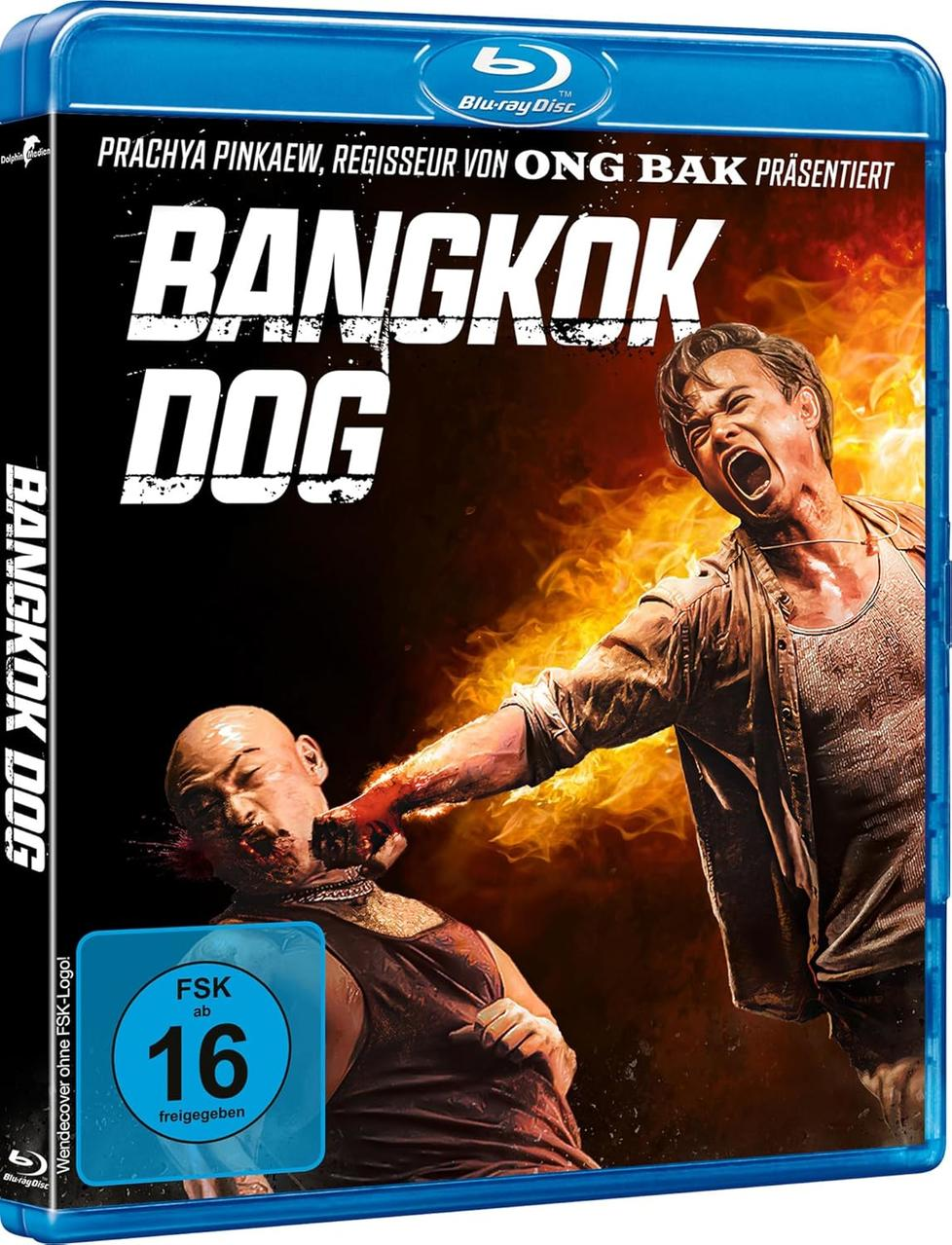 Blu-ray-Cover für "Bangkok Dog". Ein Mann schlägt einen anderen Mann; Flammen und der Filmtitel sind sichtbar, sowie ein Rating-Logo.