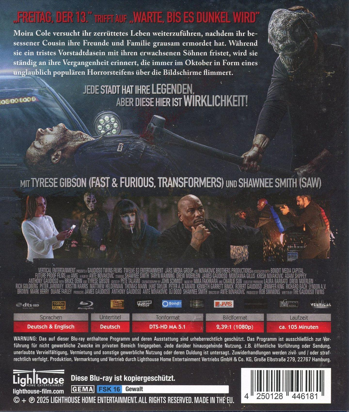 Filmcover: Ein Mann liegt auf einem Auto, eine maskierte Figur hält eine Axt. Text und Namen der Schauspieler sind da.