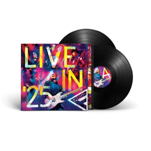 Albumcover und Schallplatten. Das Cover zeigt 'Live In 25 Fargo'. Zwei schwarze Schallplatten sind mit dem Cover abgebildet.