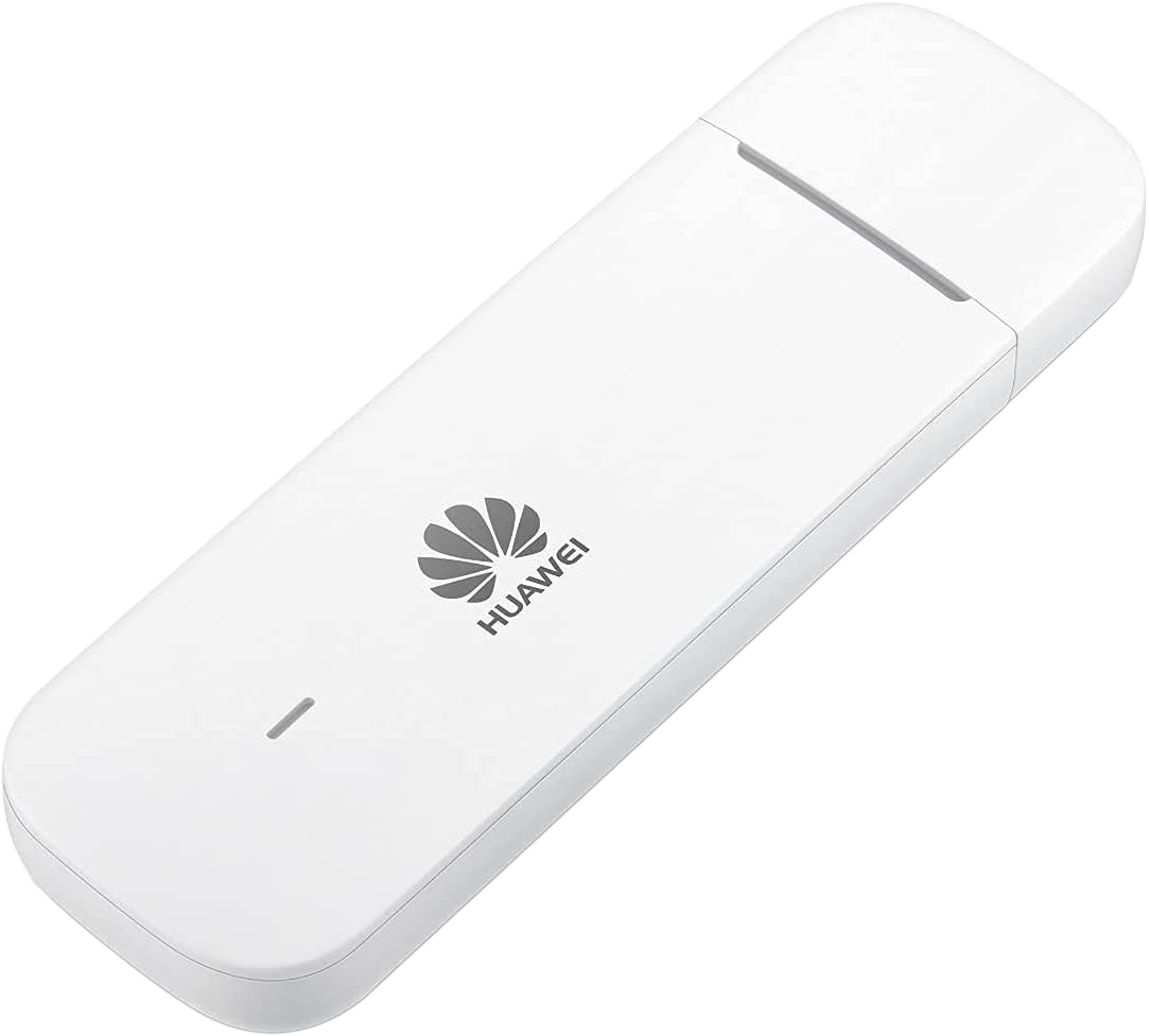 Egy fehér Huawei USB modem. Van rajta a Huawei logója és egy kis jelzőfény. A készülék fehér háttéren van.