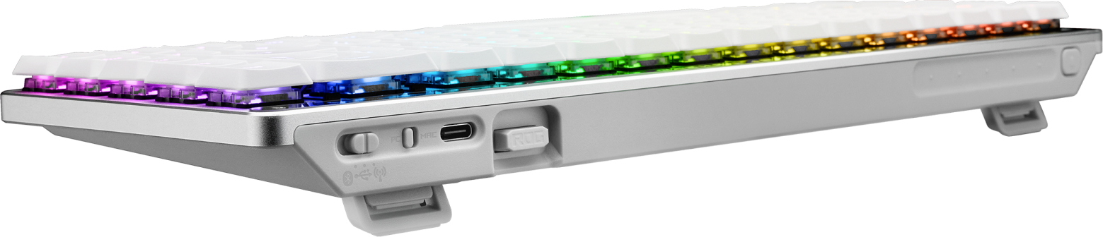 Eine weiße und silberne mechanische Tastatur mit beleuchteten Tasten in Regenbogenfarben. Verfügt über einen USB-C-Anschluss und Funktionstasten.