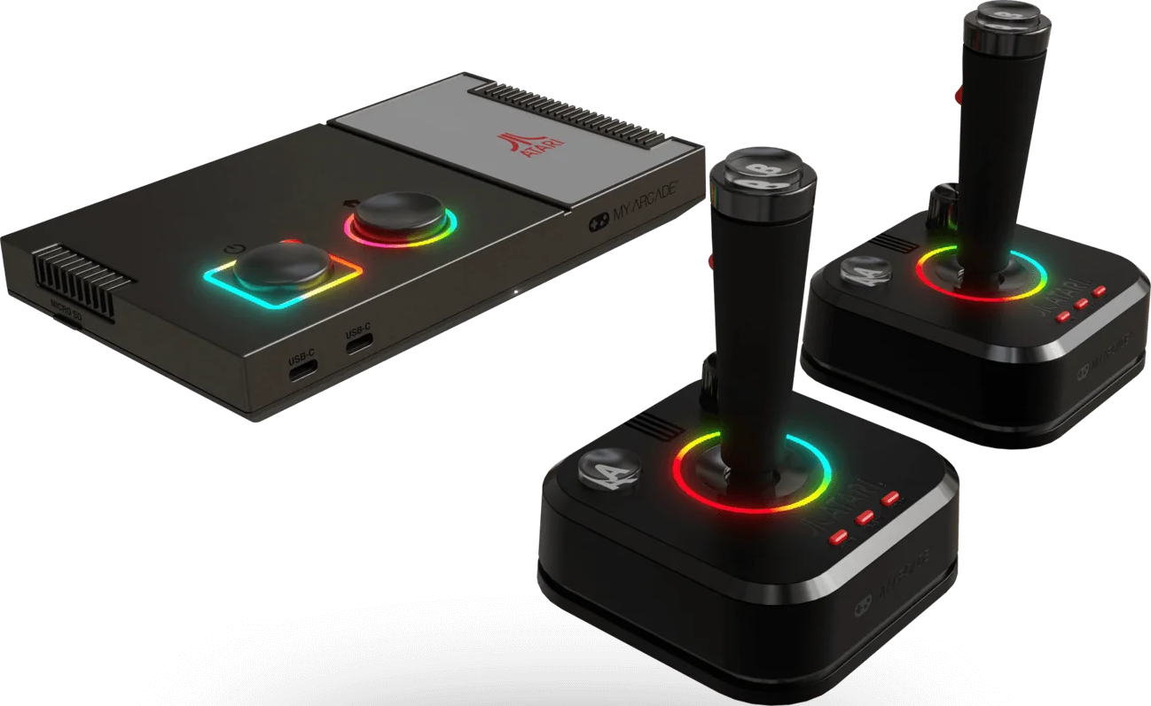 Console noire Atari My Arcade avec deux joysticks. La console a deux boutons et un joystick. Les joysticks ont des lumières colorées.