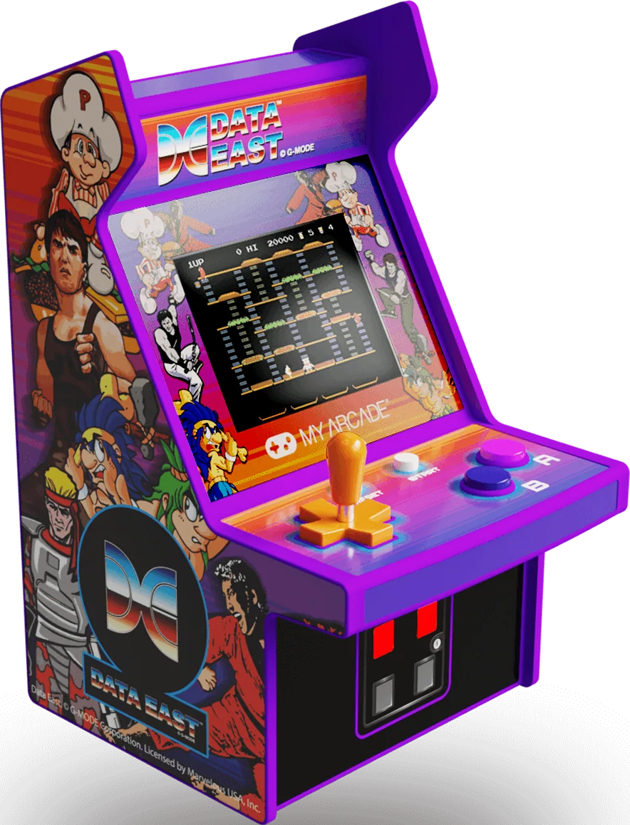 Une borne d'arcade Data East My Arcade. Violet et noir, avec des graphismes de jeu. Comprend un joystick, des boutons et un écran.