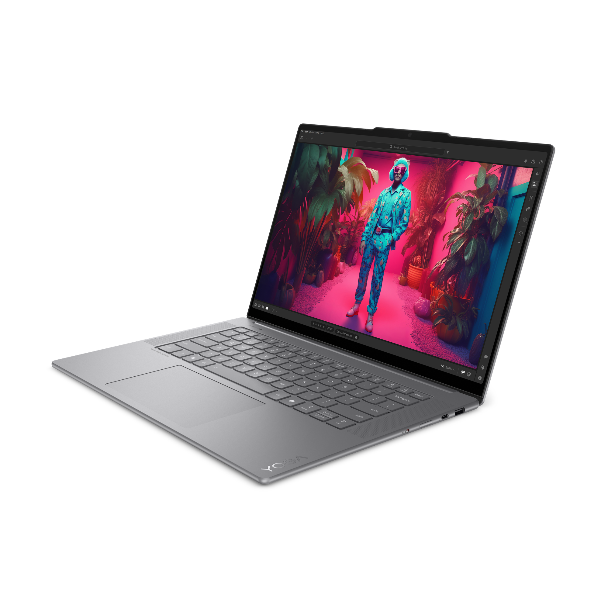 Een zilveren laptop toont een kleurrijke afbeelding van een persoon in een blauw pak en planten, op een zwarte achtergrond.