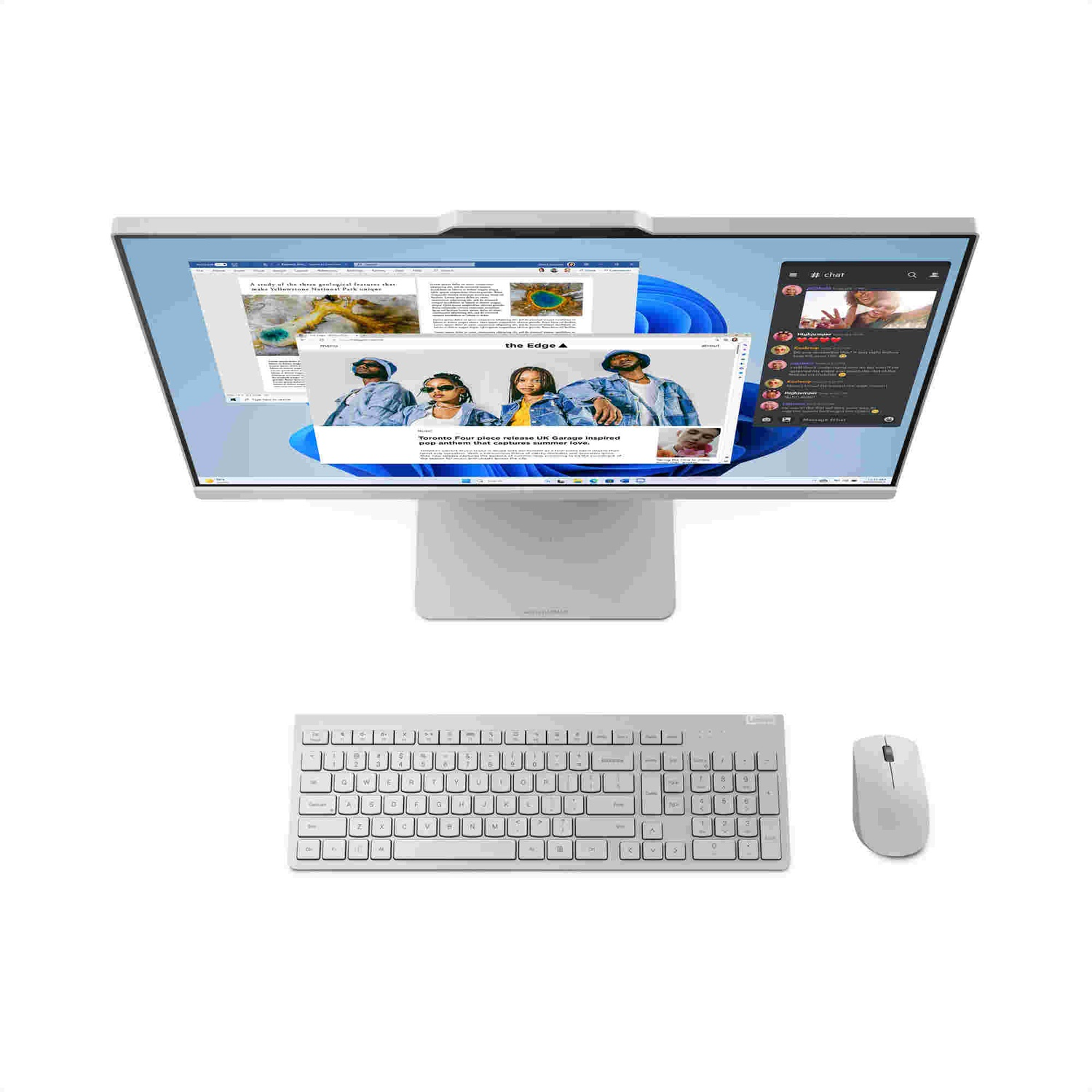Une configuration informatique avec un grand écran affichant une page web, un clavier et une souris. Tout est blanc et sur fond blanc.