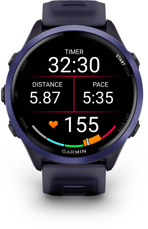 A Garmin okosóra 32:30 időzítőt, 5,87 távolságot, 5:35 tempót, 155 pulzust mutat, sötétkék előlappal.