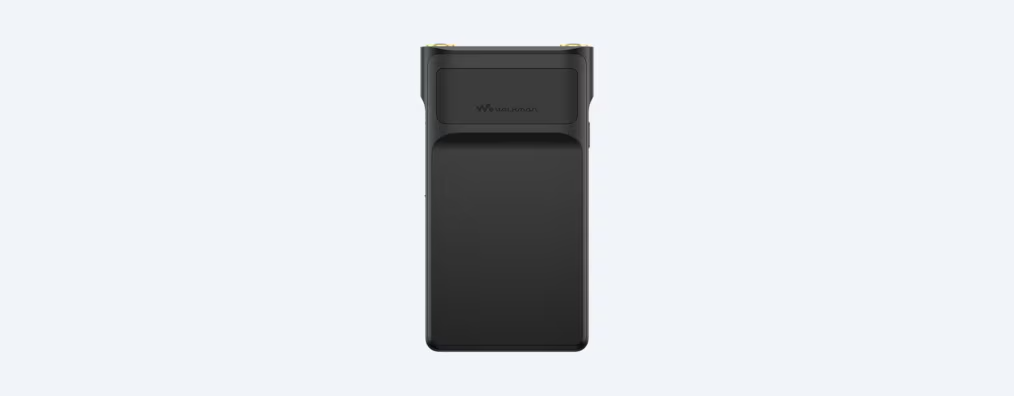 Ein schwarzer Walkman-Player vor weißem Hintergrund. Das Gerät ist rechteckig mit abgerundeten Ecken und einem kleinen Bildschirm.