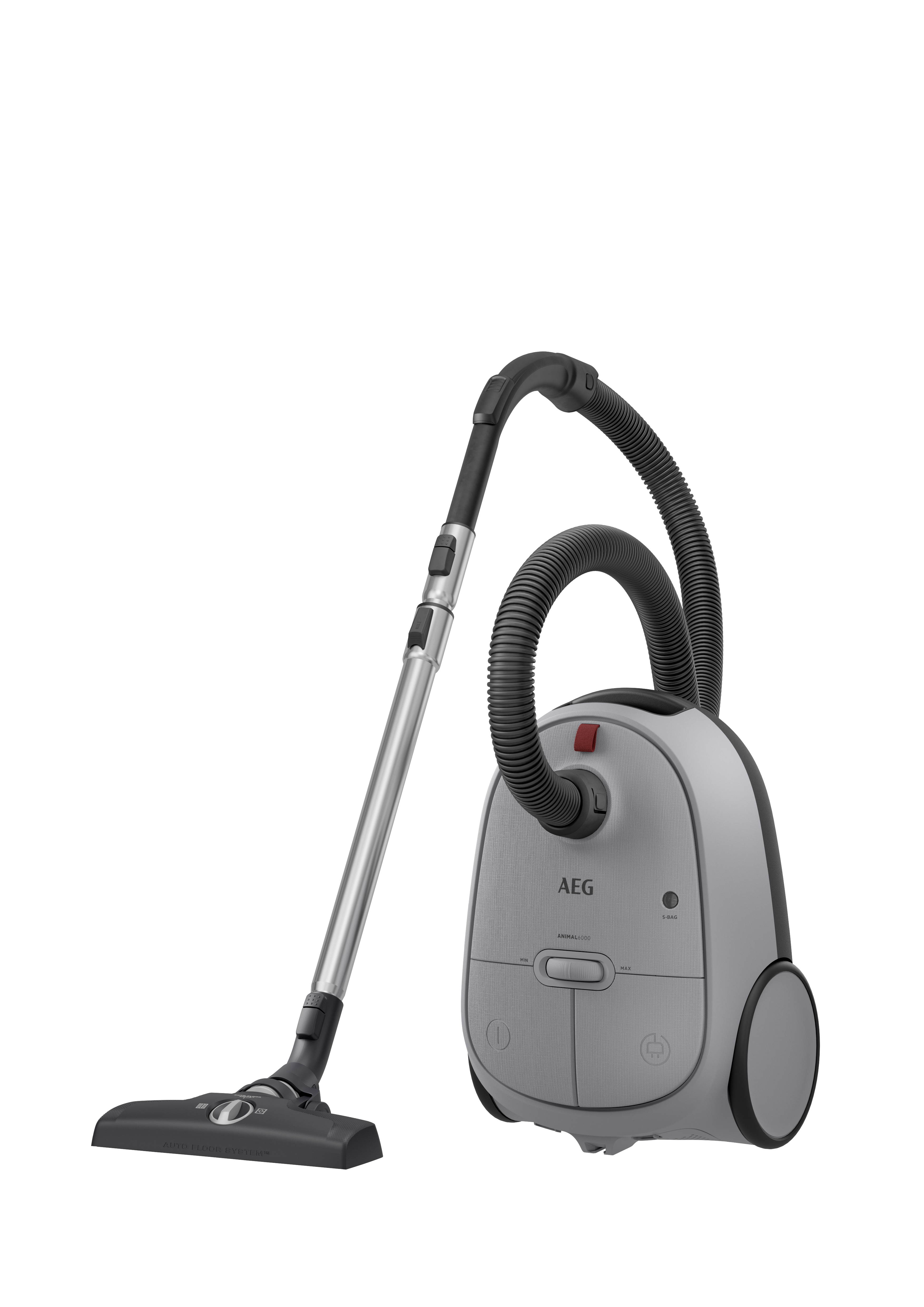 Un aspirateur AEG gris sur fond blanc. Il a un tuyau noir et un tube argenté.