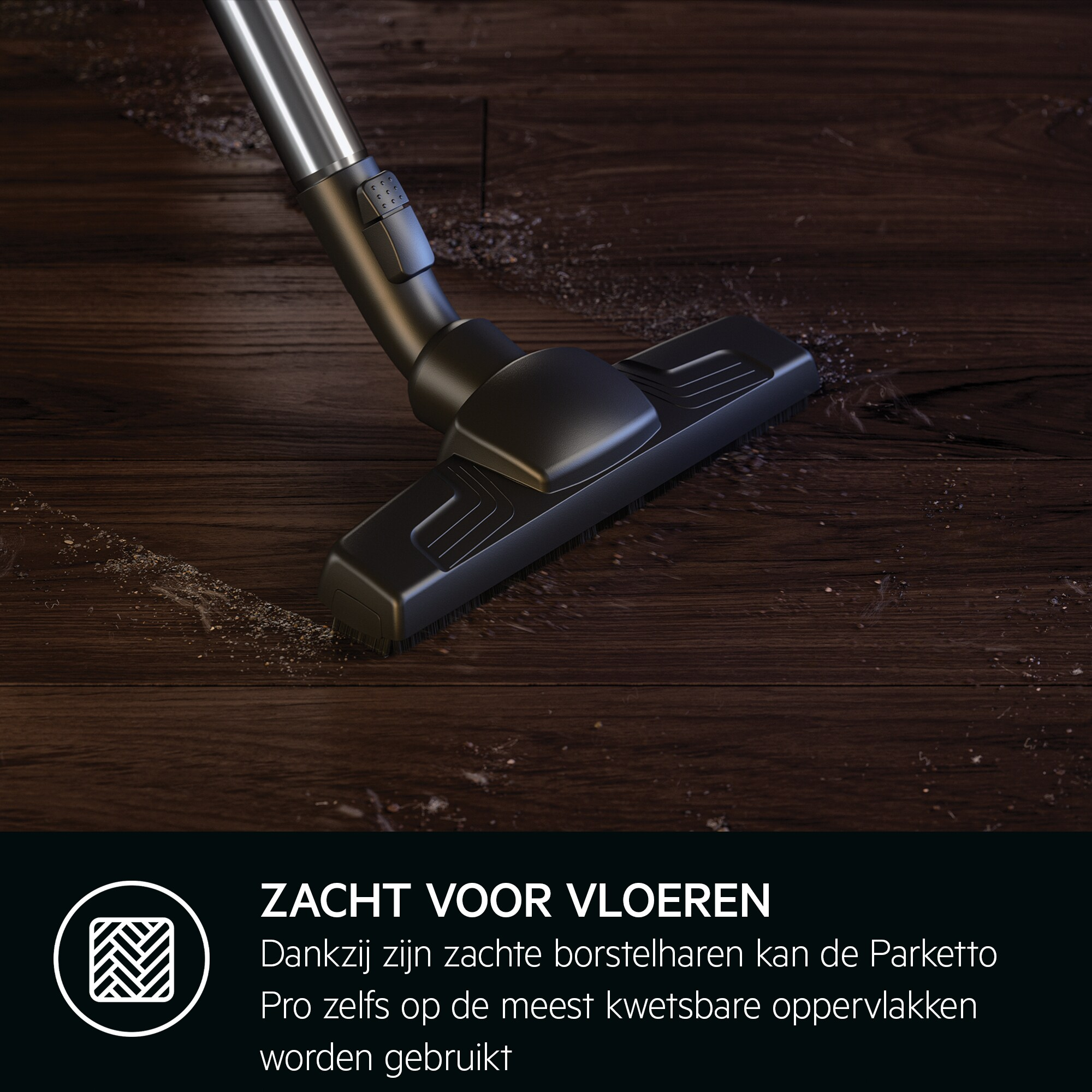 Aspirateur sur plancher en bois nettoyant la saleté. Texture de bois sombre. Texte : Doux pour les sols.