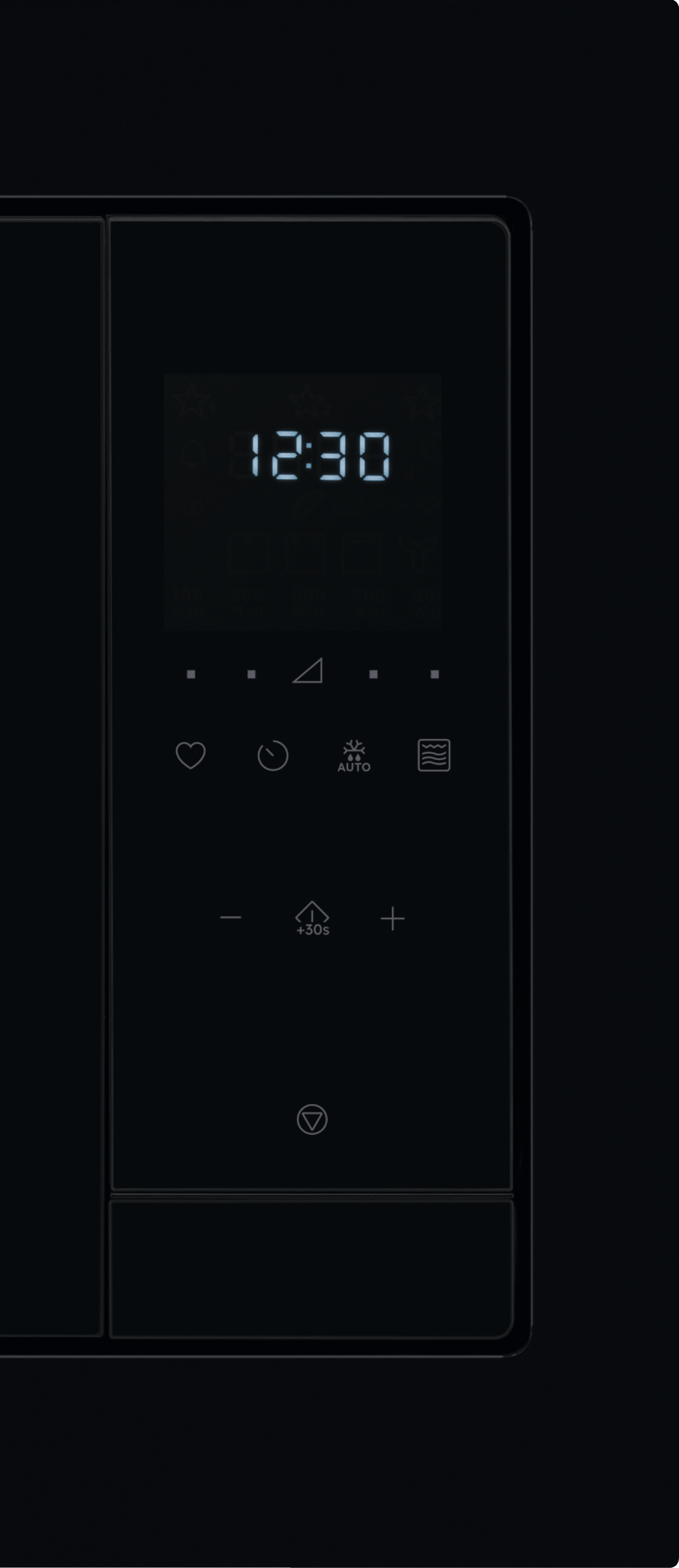 Schwarzes Mikrowellen-Bedienfeld mit Digitaluhr, die 12:30 anzeigt. Symbole und Tasten für verschiedene Funktionen sind sichtbar.