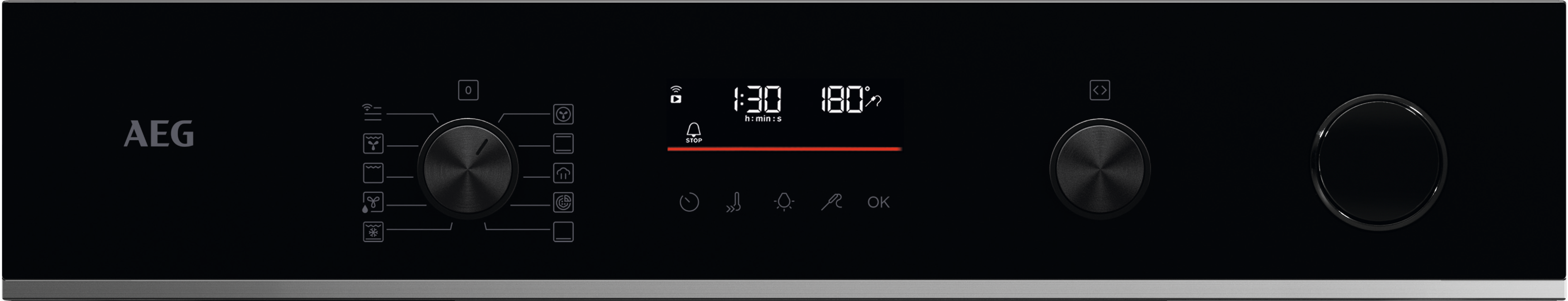 Schwarzes AEG-Backofen-Bedienfeld mit Knöpfen, Display mit 1:30 und 180 Grad, und verschiedenen Funktionssymbolen.