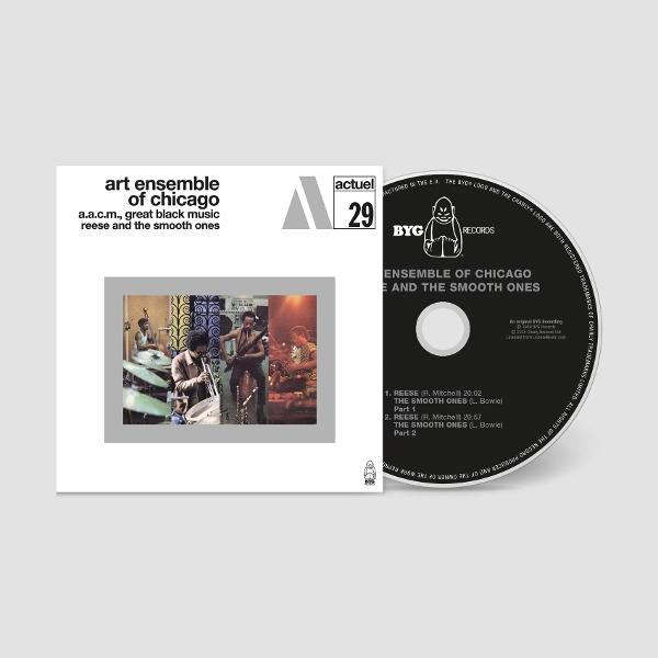 CD-Hülle für "Art Ensemble of Chicago" mit Bandfoto. Die CD ist schwarz mit weißem Text.