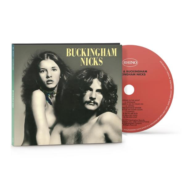 Albumcover von Buckingham Nicks. Zeigt ein Paar mit langen Haaren. Neben dem Cover befindet sich eine CD.