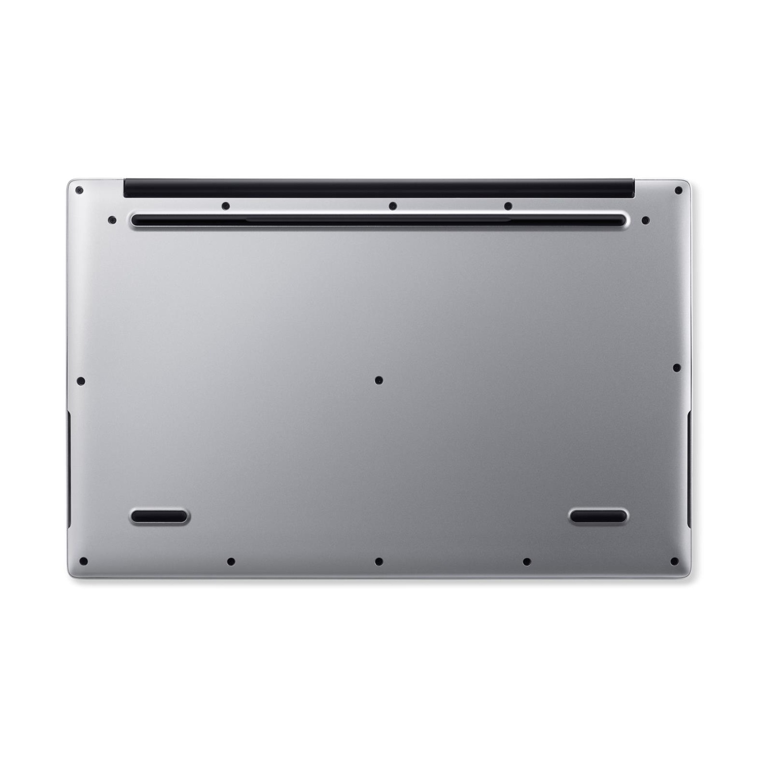 Parte inferiore del laptop argentato con fessure di ventilazione e fori per viti, su sfondo bianco.
