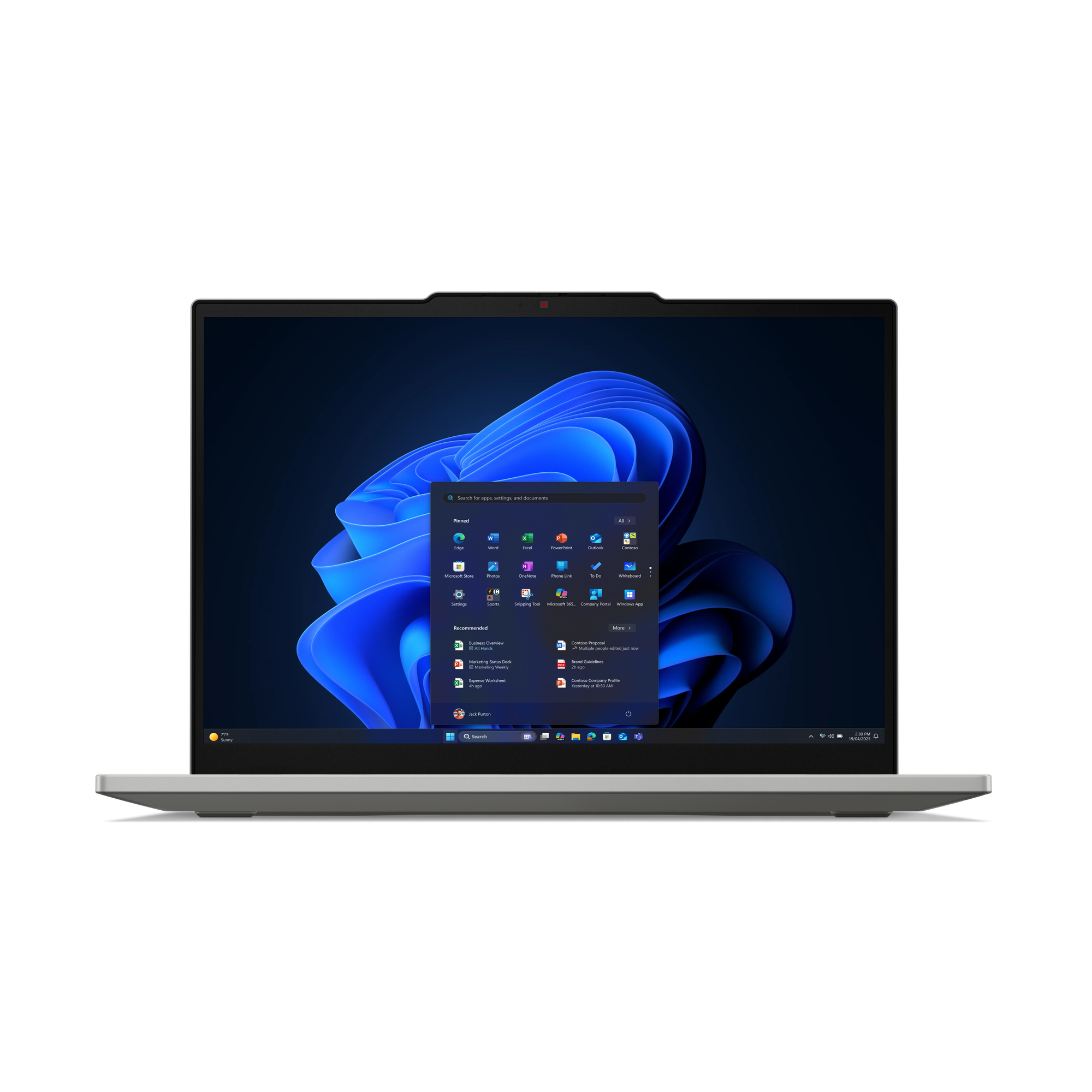 Ein Laptop zeigt eine Windows 11-Oberfläche mit geöffnetem Startmenü. Blaue und weiße wellenartige Grafiken sind der Hintergrund.