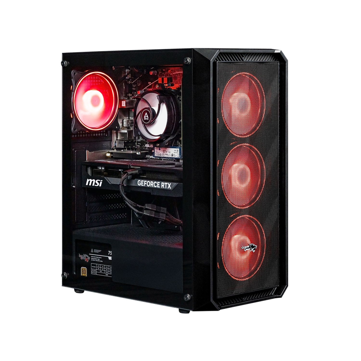 Zwarte pc-kast met rode ventilatoren. Interne componenten zoals een grafische kaart en CPU-koeler zijn zichtbaar. De kast staat op een witte achtergrond.