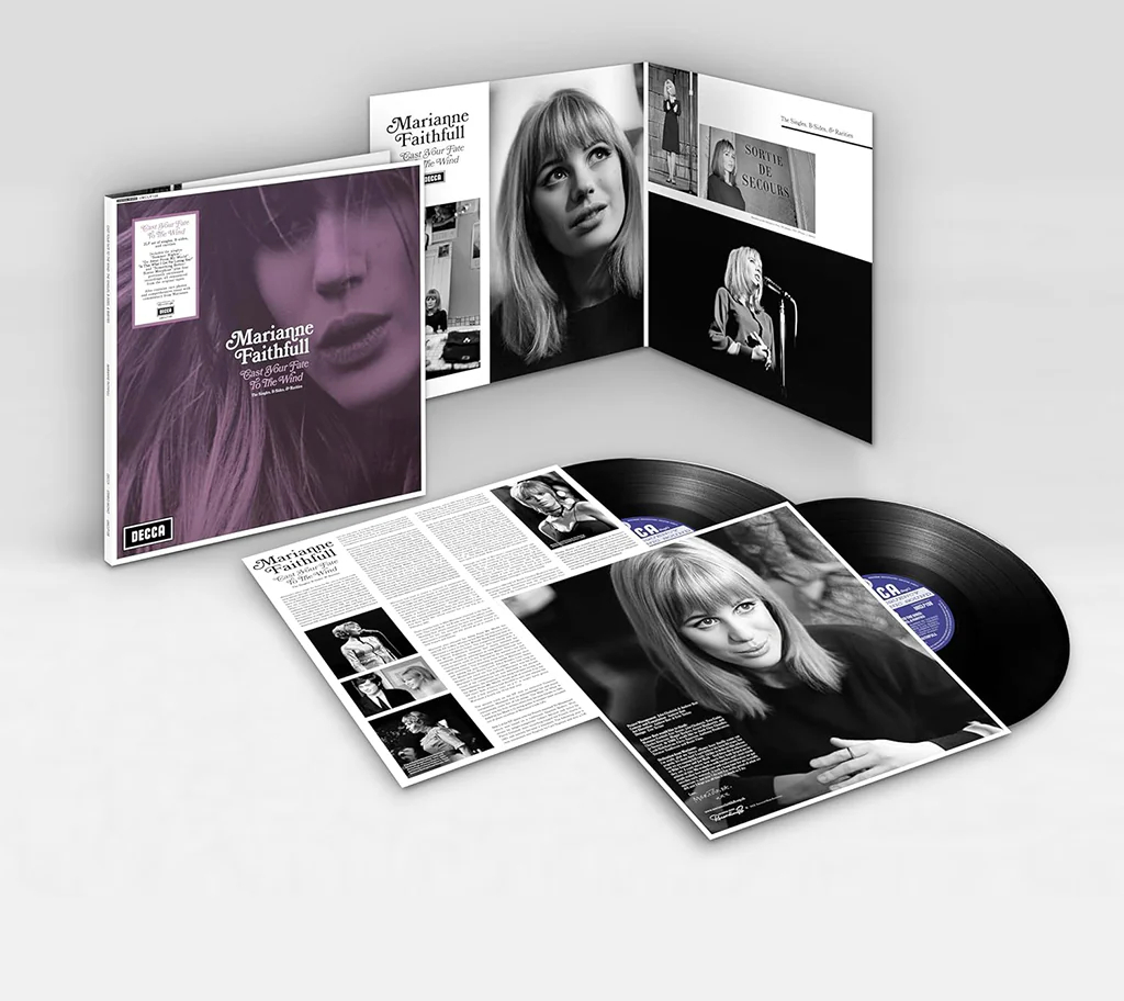 Marianne Faithfull 'Cast Your Fate to the Wind' album borítója, nyitott füzettel és bakelit lemezekkel. Fekete-fehér fotók és szöveg.