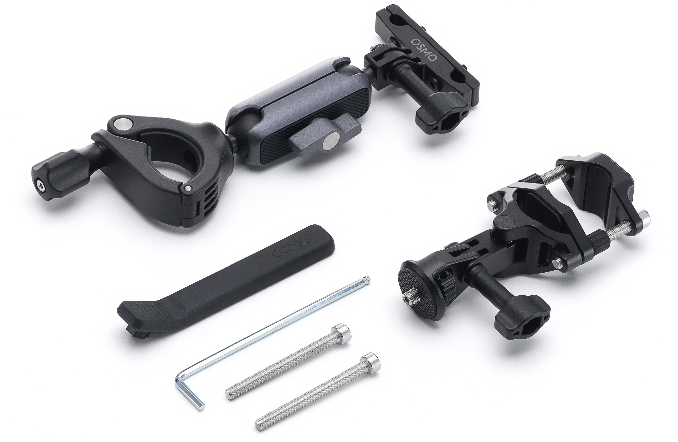 Różne czarne akcesoria do kamer Osmo: zaciski, przeguby kulowe, śruby i klucz imbusowy, ułożone na białej powierzchni.