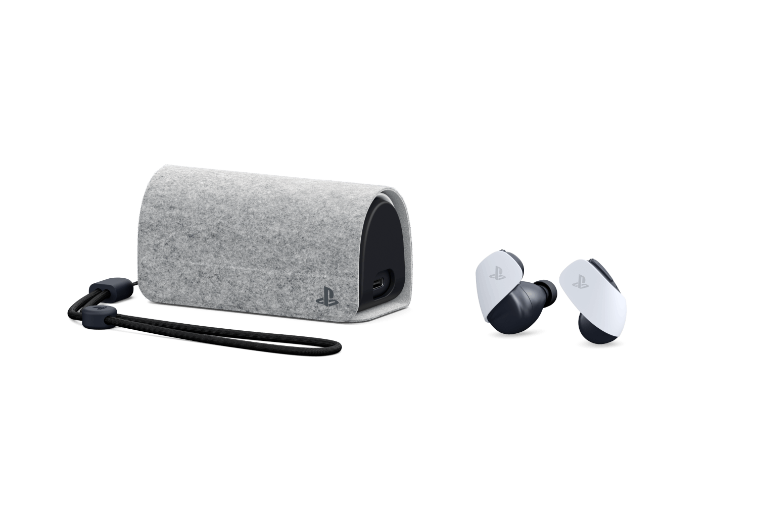 Una funda de fieltro gris con base negra y logotipo de PlayStation, auriculares blancos y negros y una correa negra.