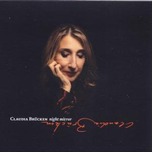 Albumcover: Claudia Brücken, dunkler Hintergrund, Kopf auf der Hand, Text 'night mirror' und Name in Rot.