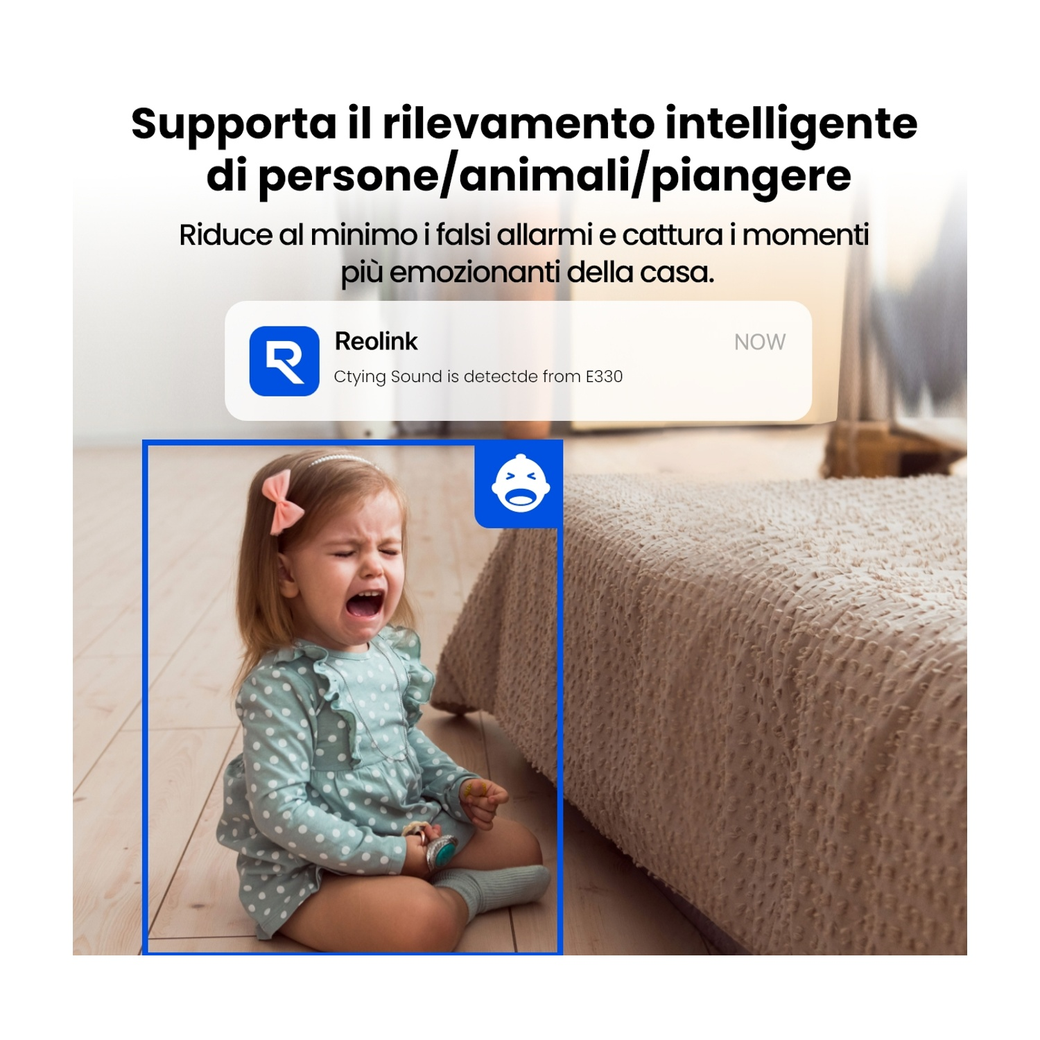Una bambina che piange è evidenziata, con una notifica sul rilevamento del pianto. Lo sfondo mostra un letto e testo in italiano.