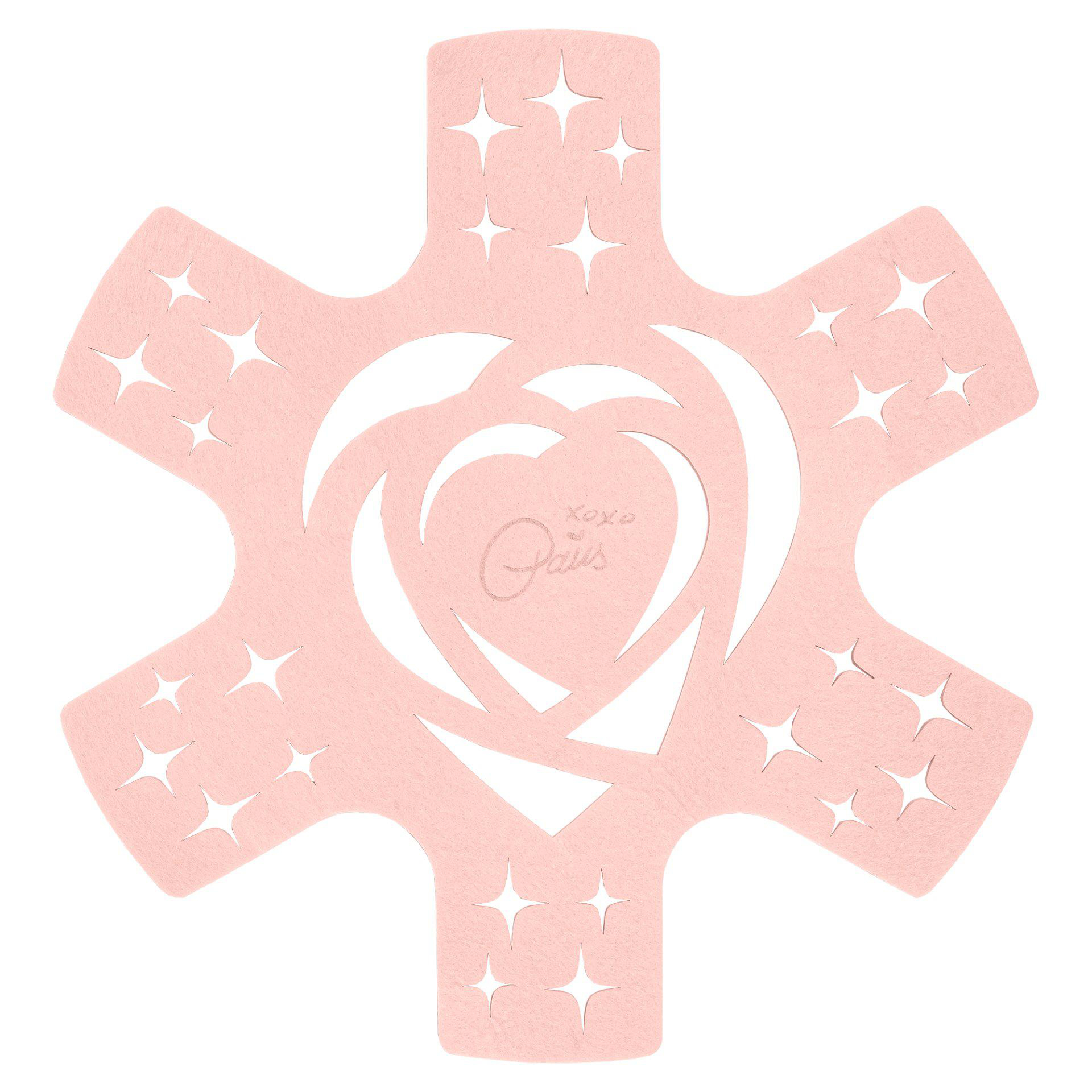 Ein rosa Filz-Topfuntersetzer mit Herzform in der Mitte und Sternaussparungen. Es steht "xoxo Paws".