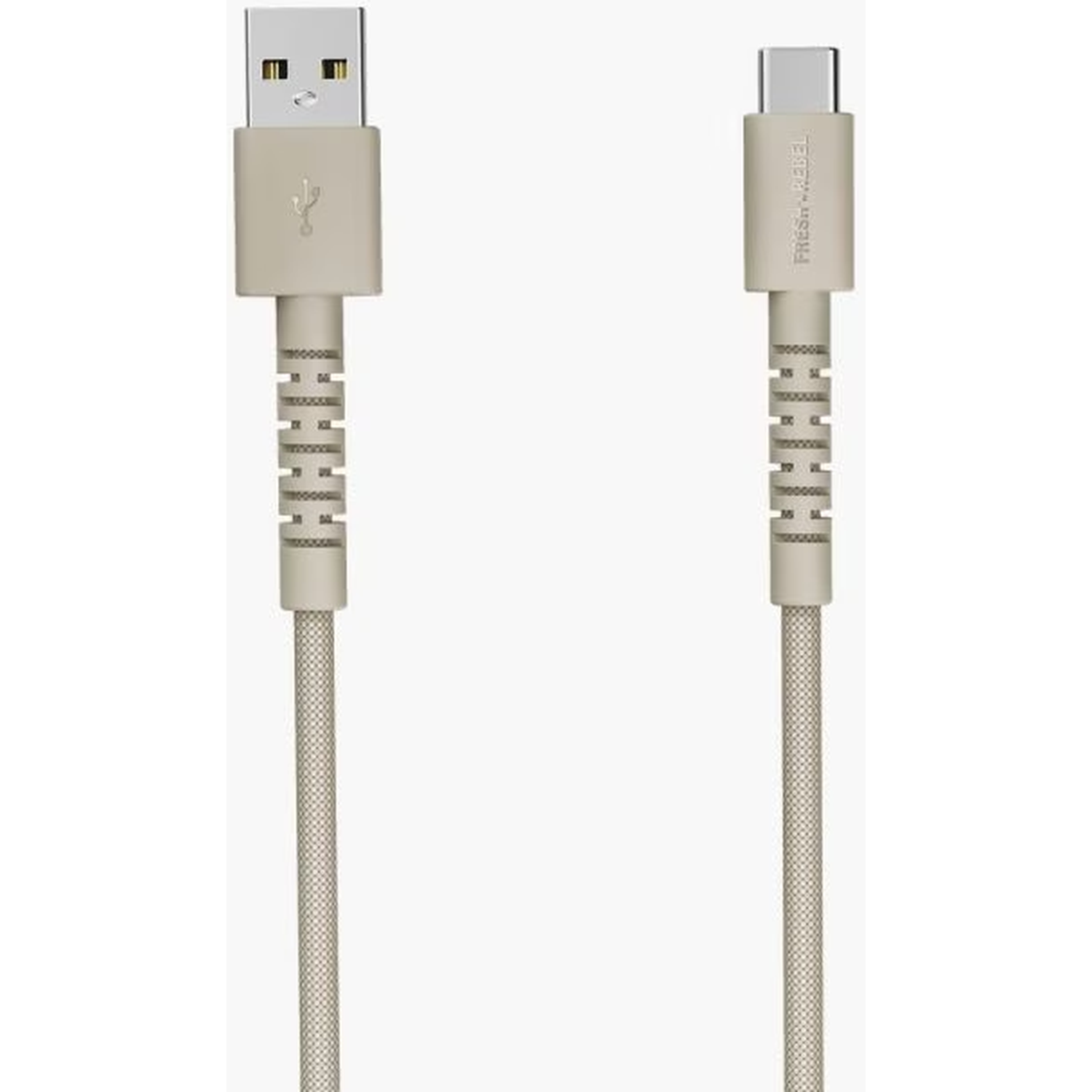 Deux câbles USB beiges, un USB-A et un USB-C. Les deux ont des corps texturés et sont sur un fond blanc.