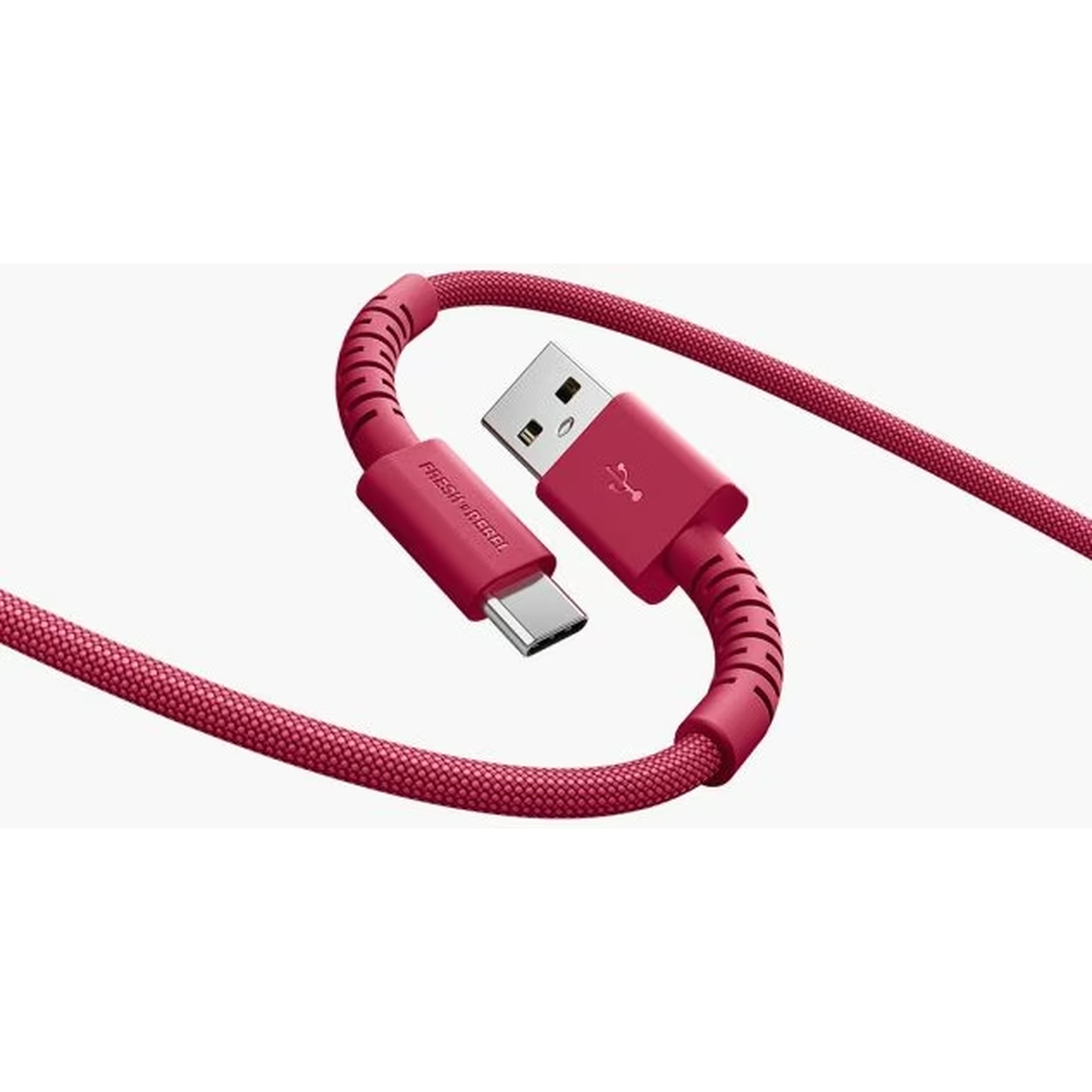 Un câble de charge rouge USB-C vers USB-A. Le câble est rouge avec un tissu texturé. Les connecteurs sont rouges avec des contacts argentés.