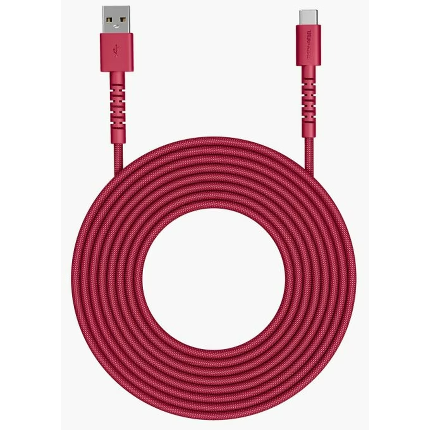 Un câble USB-C rouge avec des connecteurs USB et USB-C. Le câble est enroulé en cercle. Le fond est blanc.